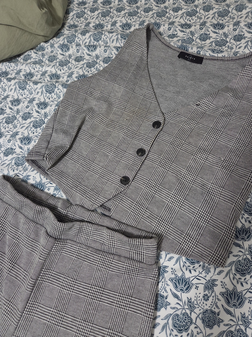Classic Plaid Vest & Pants Set - Gray Plaid